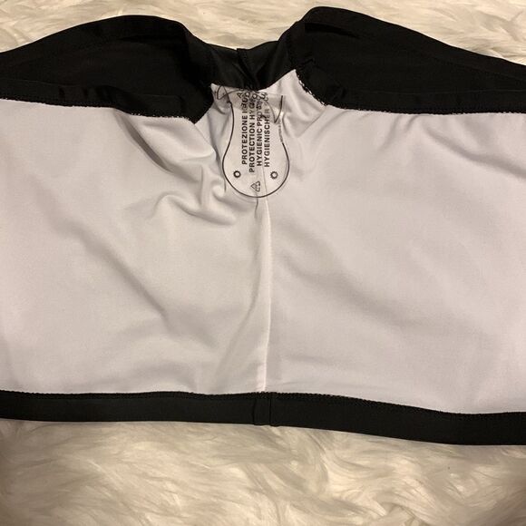 Old Navy two-piece black swimsuit. XXL top and XL bottom - Picture 3 of 8